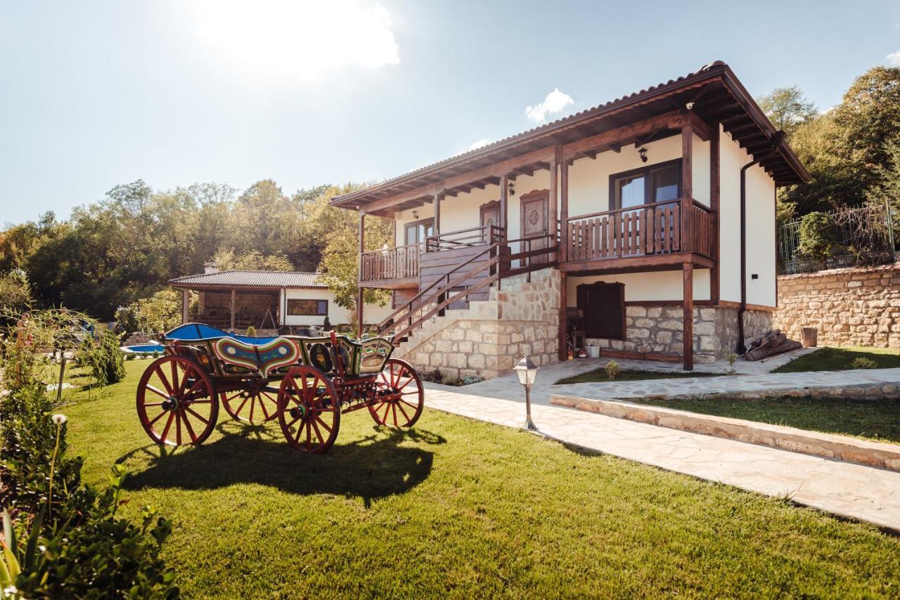 Guest House Hristova Kashta - Христова Къща Cherni Vrŭkh Exterior foto