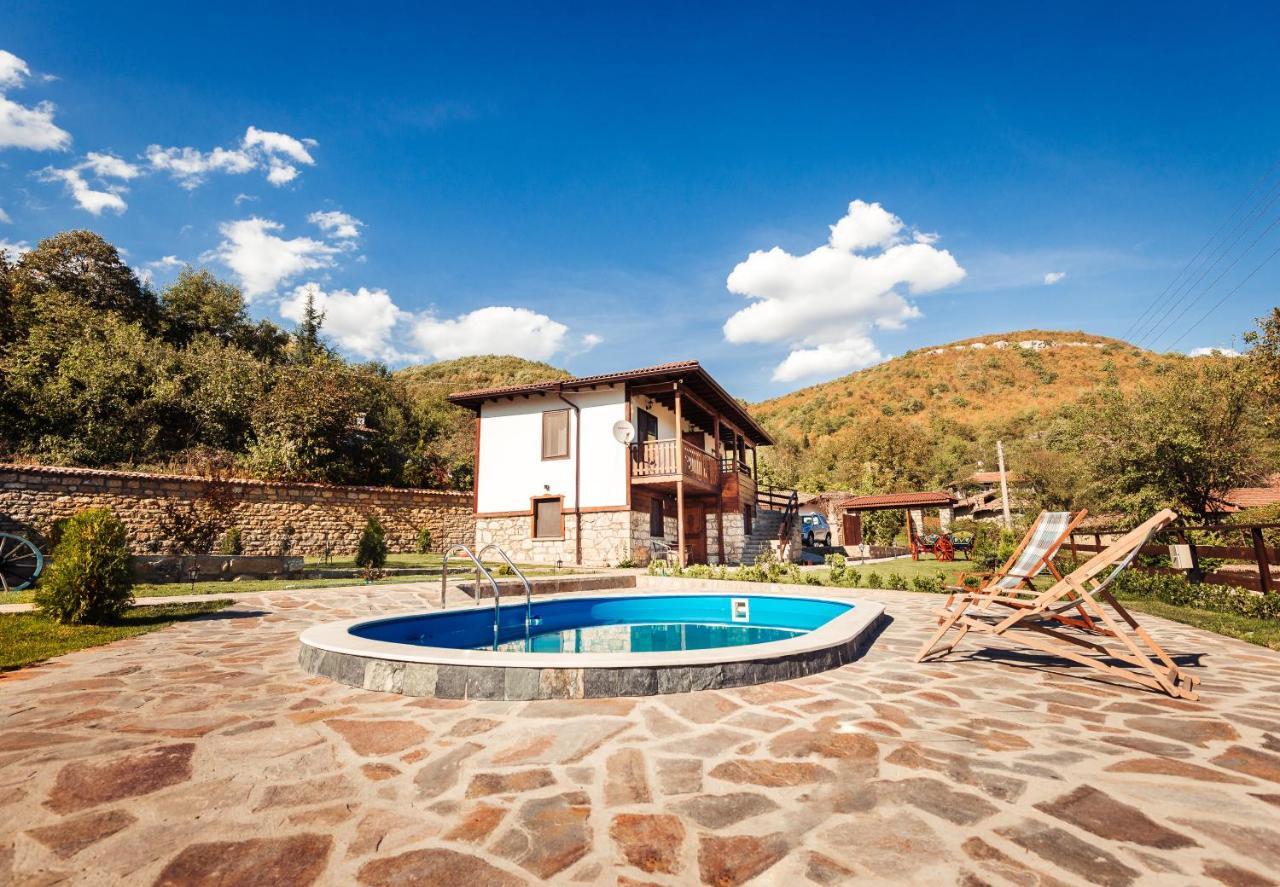 Guest House Hristova Kashta - Христова Къща Cherni Vrŭkh Exterior foto
