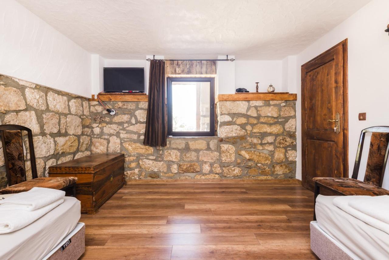 Guest House Hristova Kashta - Христова Къща Cherni Vrŭkh Exterior foto