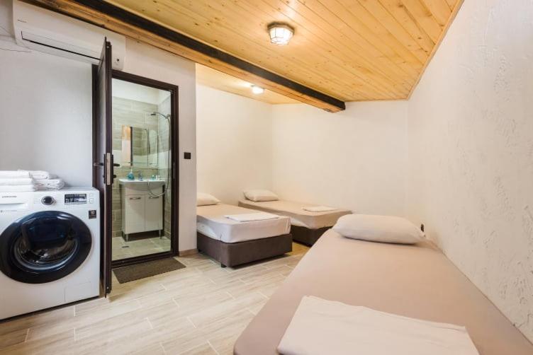 Guest House Hristova Kashta - Христова Къща Cherni Vrŭkh Exterior foto