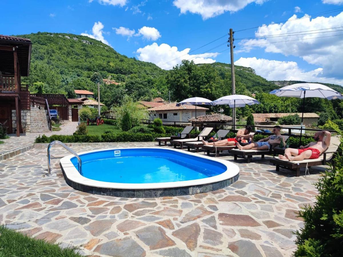 Guest House Hristova Kashta - Христова Къща Cherni Vrŭkh Exterior foto
